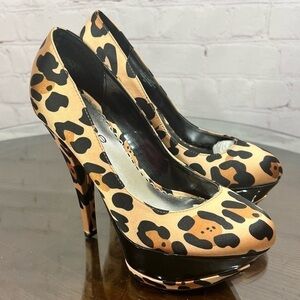 BEBE super hot & sexy sky high heels platform pump Patent & Leopard print 6 EUC